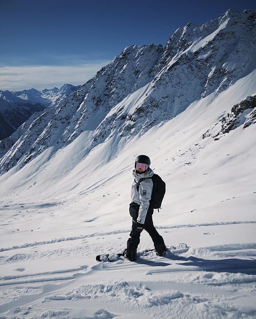 Cliente @sarah_bacher_ en Moss W Chaqueta Snowboard Mujer Light Grey/Black