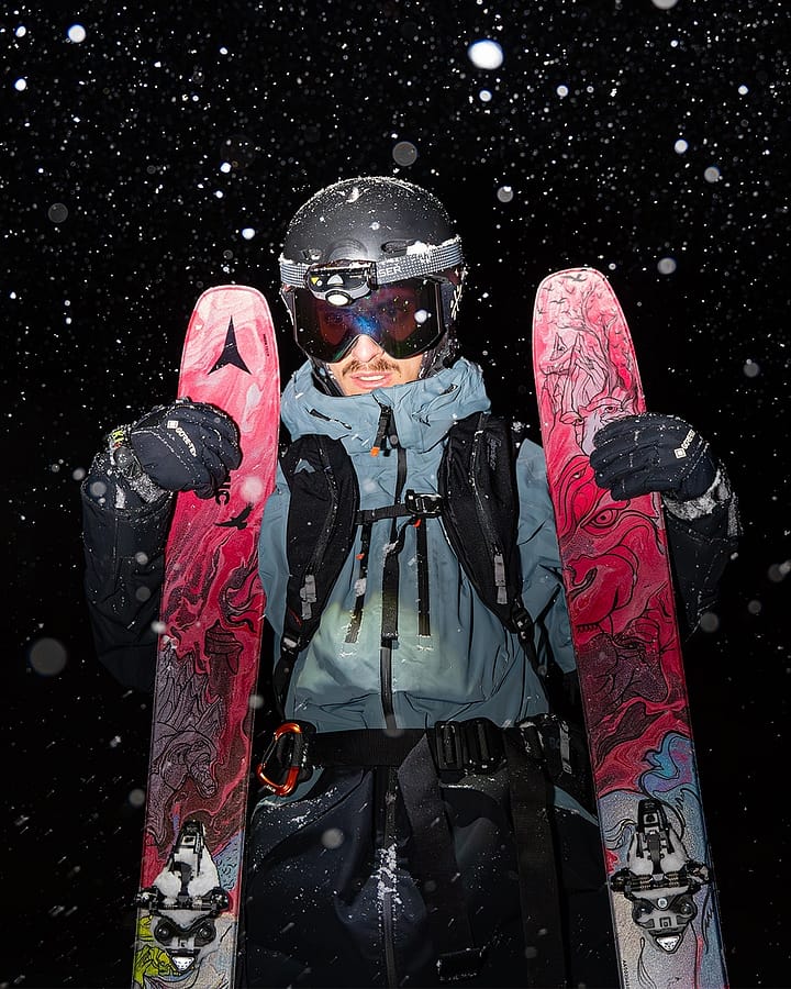 Customer @leon.dr.z in Arch Snowboard Jacket Men Atlantic/Black
