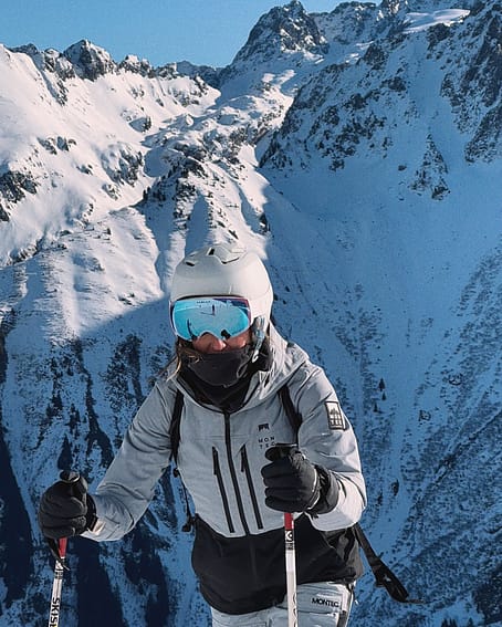 Customer @romanehermen in Moss W Snowboard Jacket Women Soft Blue/Black Renewed