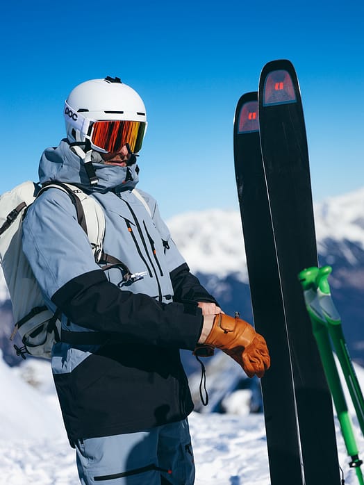 Customer @kevin_maderegger in Arch Snowboard Jacket Men Soft Blue/Black