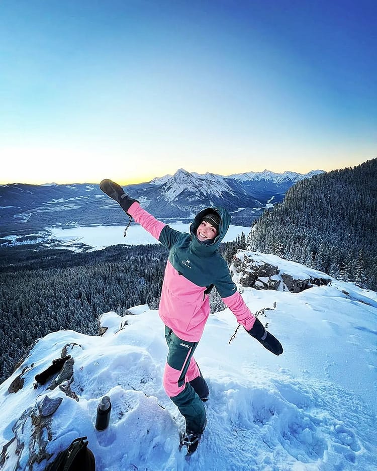 Customer @maude_segleski in Fawk W 21 Pantalones Snowboard Mujer Dark Atlantic/Pink