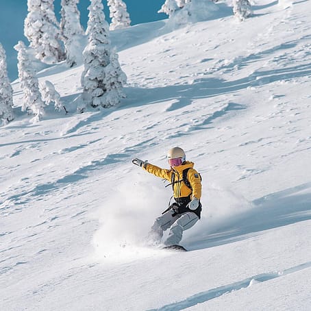 Client @_mandyzhu dans Moss W 2020 Veste Snowboard Femme Yellow/Black Renewed