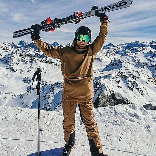 Customer @moceantravel in Tempest 2020 Snowboard Jacket Men Gold