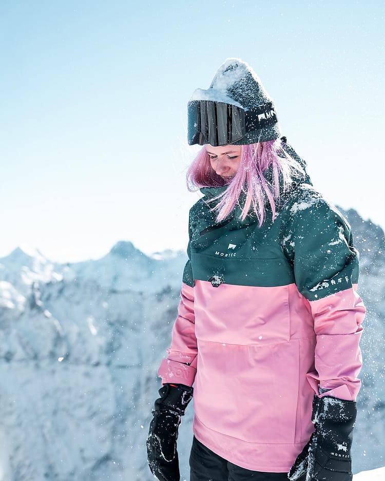 Customer @pyrouu in Dune W 21 Chaqueta Snowboard Mujer Dark Atlantic/Pink