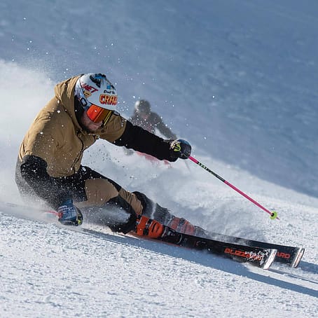 Customer @andrealeali_27 in Fawk 2020 Ski Jacket Men Gold/Black