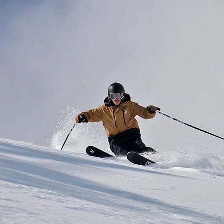 Customer @romanhardonniere in Fawk 2020 Ski Jacket Men Gold/Black