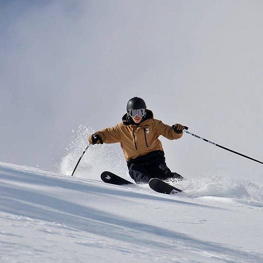 Customer @romanhardonniere in Fawk 2020 Ski Jacket Men Gold/Black