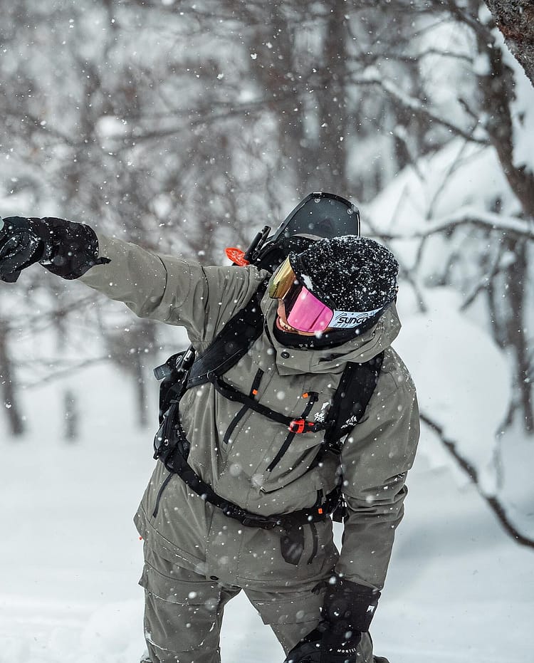 Customer @frozen__fingers in Fawk Snowboard jas Heren Dark Atlantic/Black Renewed