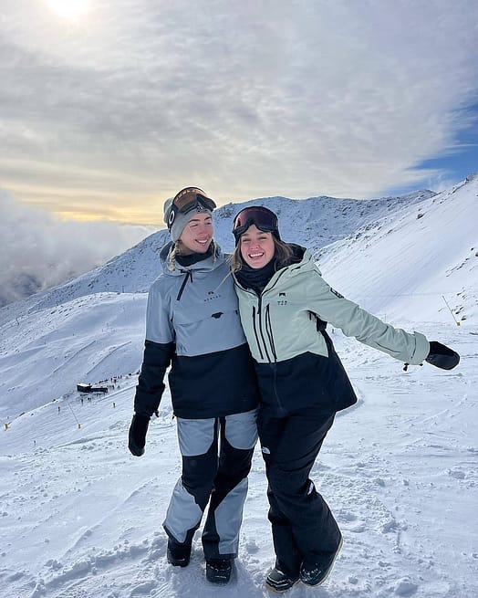 Customer @annaboulton_ in Dune W Ski Jacket Women Soft Blue/Black