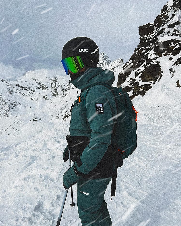 Customer @tammy_leonie in Doom W Snowboard jas Dames Dark Atlantic/Black