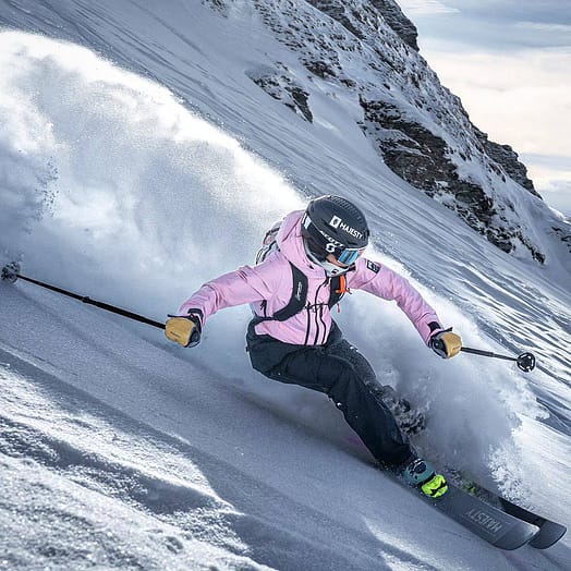 Customer @zuzawitych in Moss W Snowboard Jacket Women Soft Pink/Black Renewed