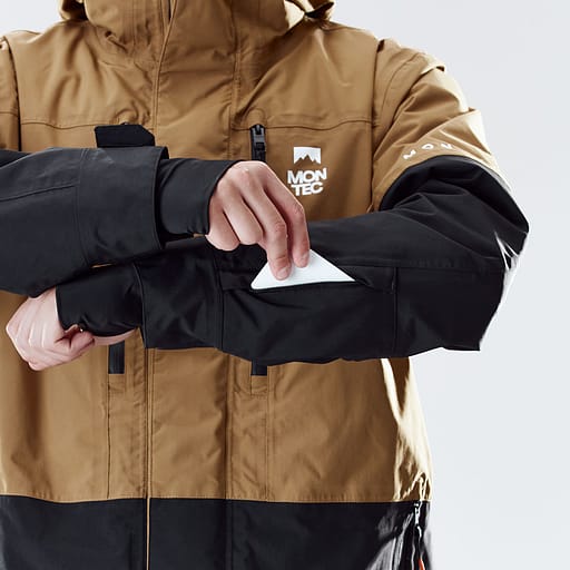 Lift Pass Pocket Main Product Details Image,