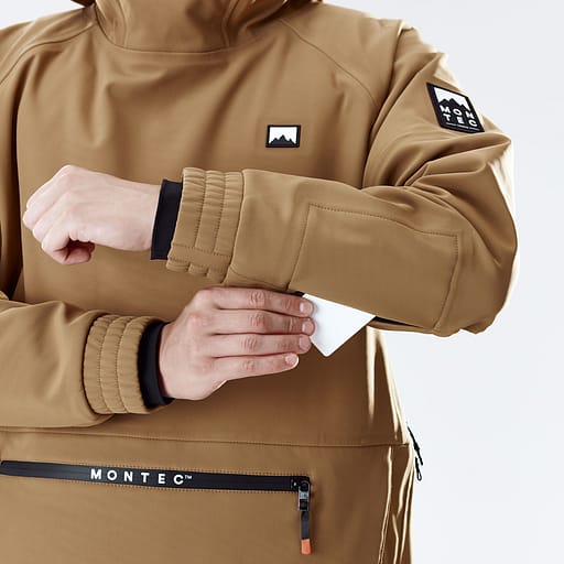 Lift Pass Pocket Main Product Details Image,