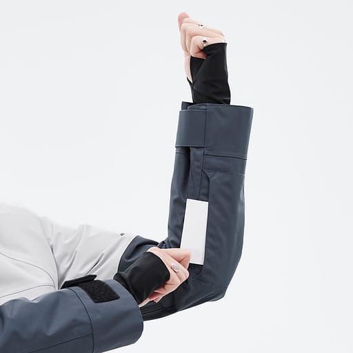 Lift Pass Pocket Main Product Details Image,