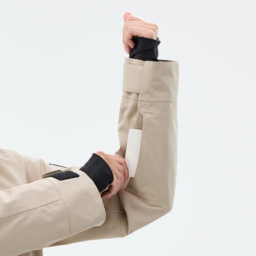 Lift Pass Pocket Main Product Details Image,