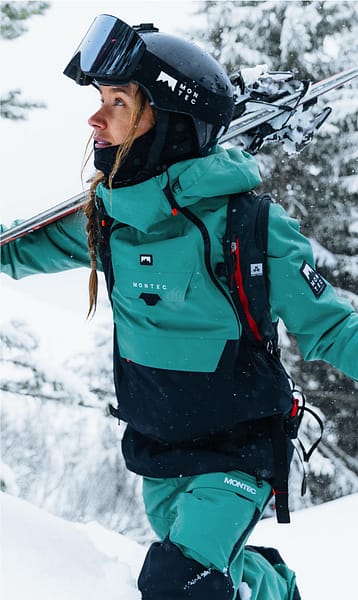 Takki värityksellä, joka on saanut inspiraationsa Doom W:sta