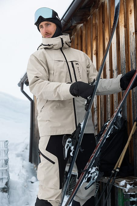 Image 3 of 3 - Kevin Maderegger Skiing