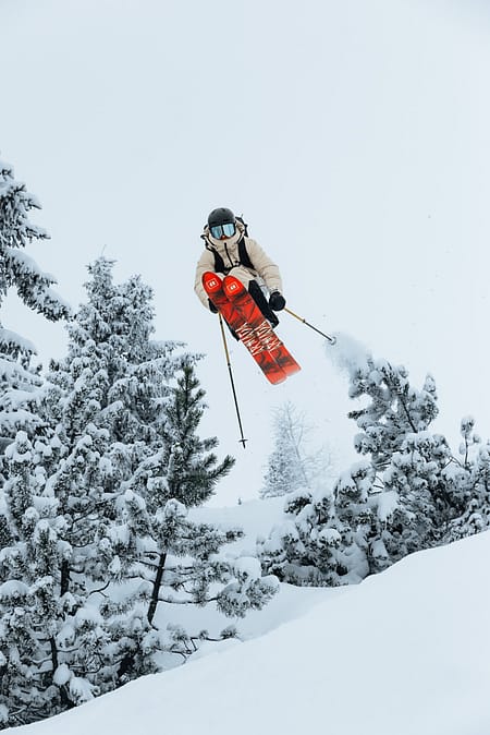 Image 2 of 3 - Kevin Maderegger Skiing