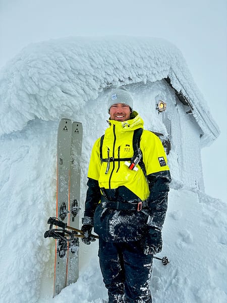Image 2 of 2 - Felix Wiemers skiing