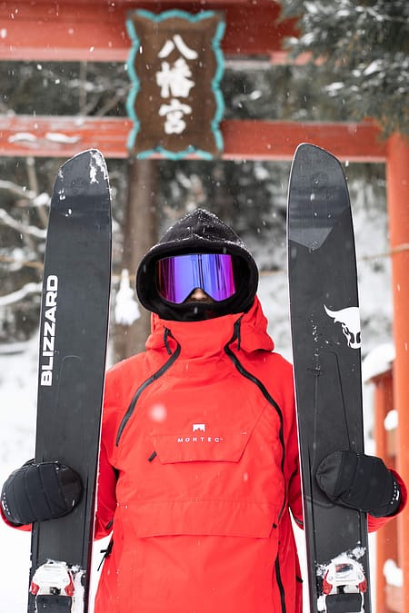 Image 3 of 3 - Zach Munro