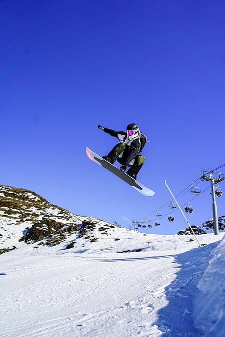 Image 2 of 14 in gallery – MONTEC Riders