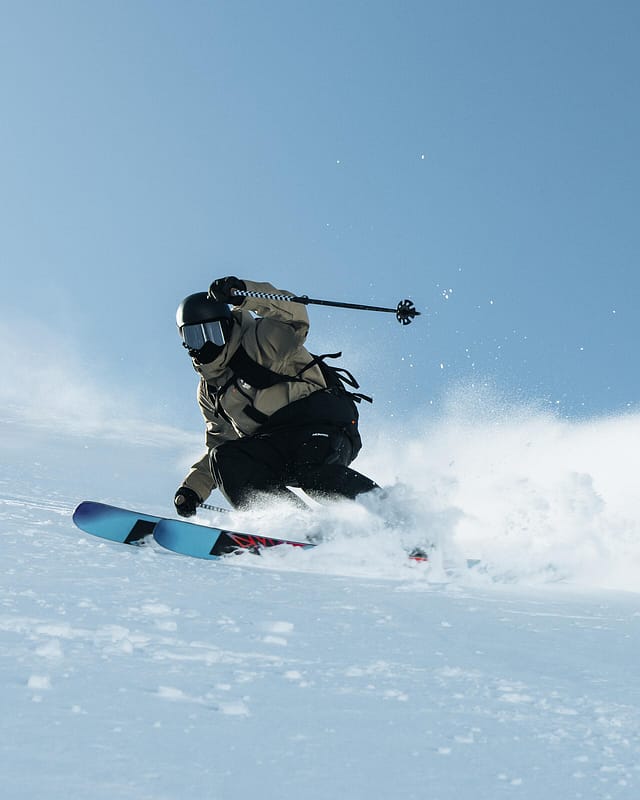 Ski jacket features Ski jacket features